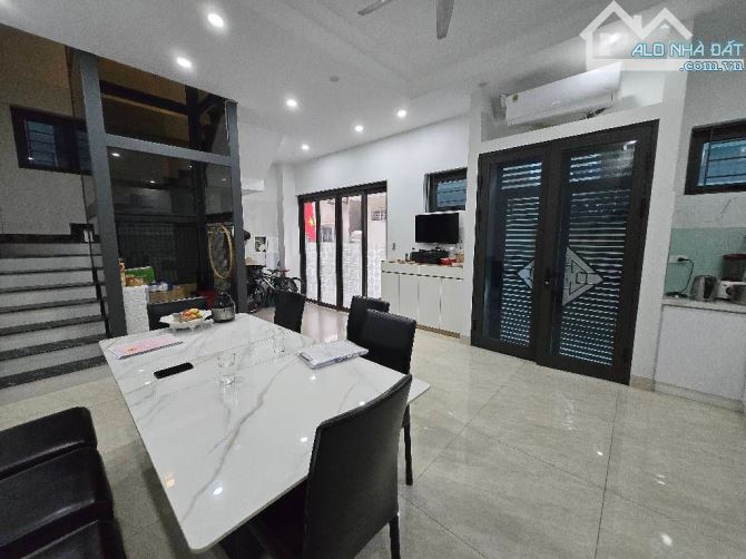 Phân lô Nguyễn An Ninh - 5 Tầng dân xây kiên cố - 4 chỗ lùi cửa - ô chờ thang máy