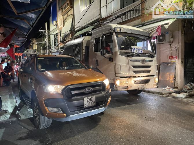 Bán 1Nhà Tặng 1Nhà 75m Nở Hậu x10Ngủ 2Thang Máy 2ÔTô Tải Tránh KD Dòng Tiền GT Thuận Tiện