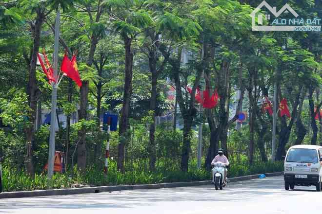 Bán nhà phân lô ngõ 98 Thái Hà DT: 32m², 4 tầng, MT 4m, hướng TB, SĐCC, giá 15,1 tỷ