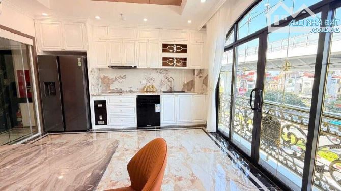 MP ĐẠI LA 40m2 x7tầng THANG MÁY -MT 5m- KINH DOANH