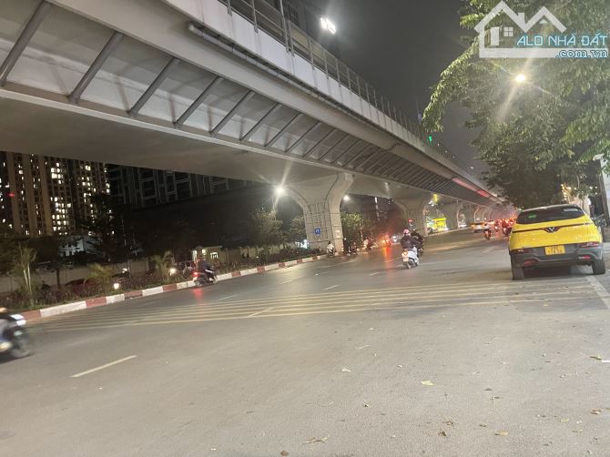 BÁN NHÀ LÔ GÓC TRẦN ĐẠI NGHĨA – 70m² – 6 TẦNG – THANG MÁY – Ô TÔ TRÁNH – NHÀ MỚI