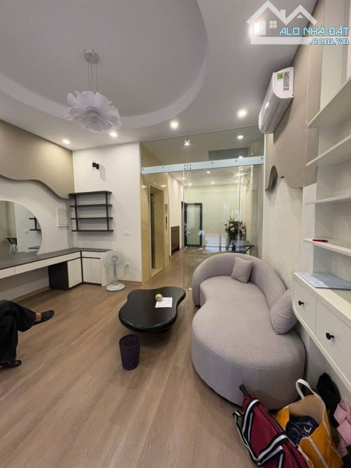 BÁN GẤP NHÀ PHỐ TỨ LIÊN TÂY HỒ 59M2 X 5 TẦNG GIÁ CHÀO 21 TỶ ĐƯỜNG RỘNG 2 Ô TÔ TRÁNH