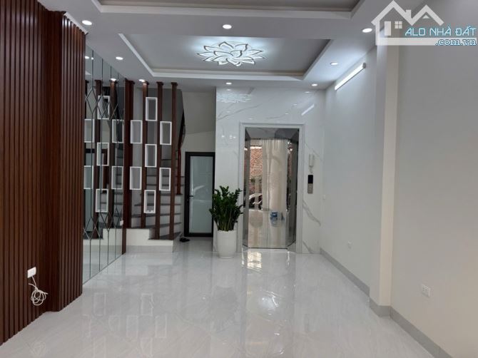 Siêu phẩm trung tâm quận uỷ Hoàng Mai