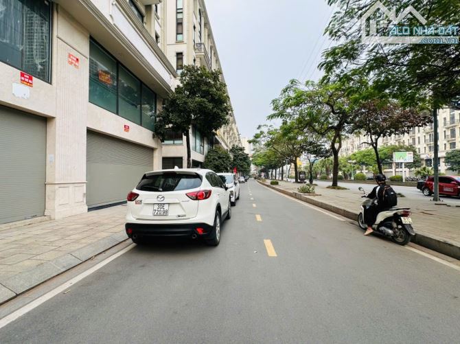 Siêu phẩm liền kề Him Lam Vạn Phúc, 97m, 7 tầng chào 55 tỷ.