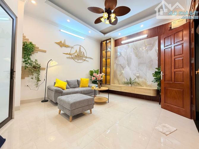 BÁN SIÊU PHẨM PHỐ KIM NGƯU - SIÊU THOÁNG - 30M RA Ô TÔ - 36M2 5 TẦNG - NHỈNH 8 TỶ - HIẾM