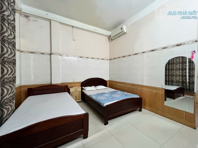 BÁN Nhà nghỉ Mặt tiền đường Tạ Quang Bửu Pleiku Gia Lai - 1