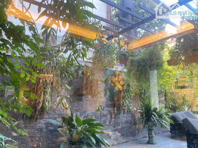 Bán biệt thự Ciputra Hồ Tây, 315m2, Lô góc, mặt tiền 18m, có 130 tỷ.