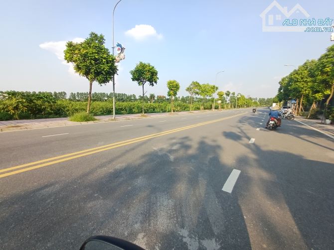 BÁN ĐẤT LỆ CHI - GIA LÂM - 2 THOÁNG - Ô TÔ ĐỖ - HIẾM - DUY NHẤT - ĐỘC QUYỀN - 2,16 TỶ.