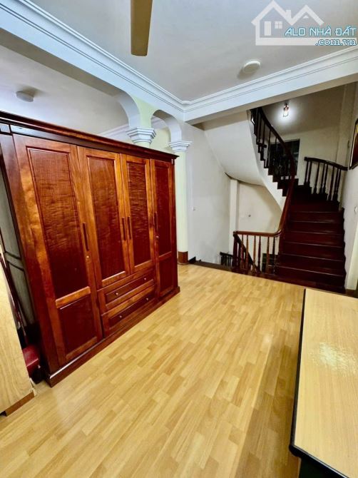 Xuân Thuỷ Cầu Giấy 15 tỷ mặt ngõ to oto vào 57m 5 tầng 4’ mặt