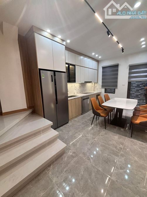 Bán nhà Đức Giang dân xây chắc chắn ở sướng lắm ý ạ