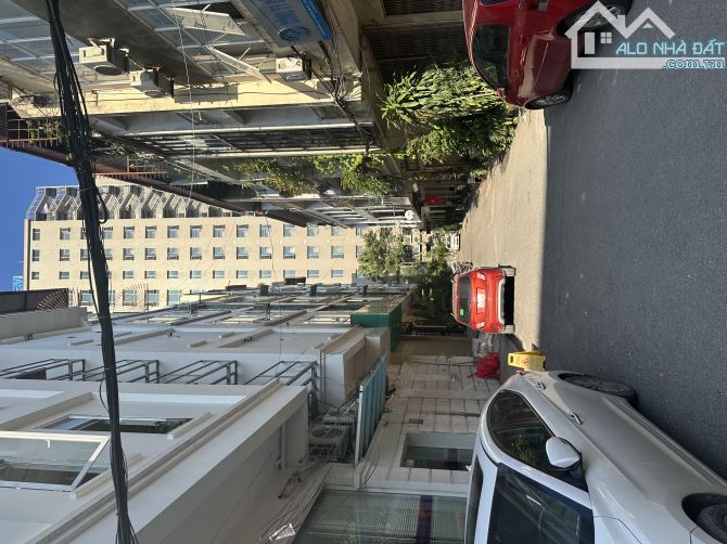 MẶT PHỐ BÀ TRIỆU DT 219M,MT 6,3M-GIÁ 200 TỶ