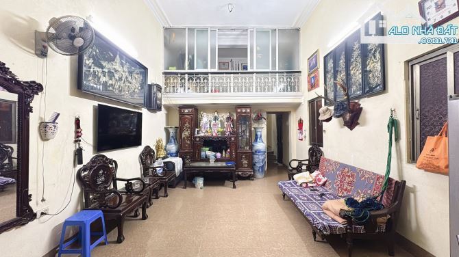 VẠN KIẾP 73.5M2, 3 TẦNG KIÊN CỐ, LÔ GÓC MẶT TIỀN 4.5M NGÕ ĐẸP CÁCH PHỐ30M PHÙ HỢP XÂY CCMN