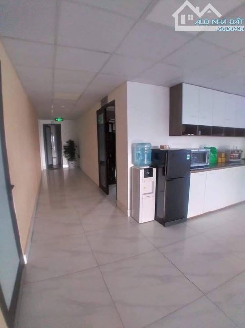 Toà văn phòng 9 Tầng mặt phố đường đôi Cầu Giấy 110/120m2 Mt8,5m có HĐ THUÊ 130 tr/tháng