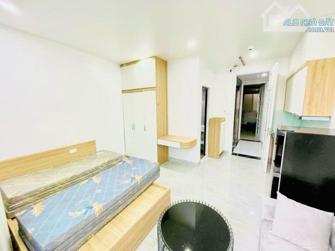 CCMN Đại La dòng tiền siêu phẩm 5 tầng thang máy 40m MT5m giá 12.9 tỷ