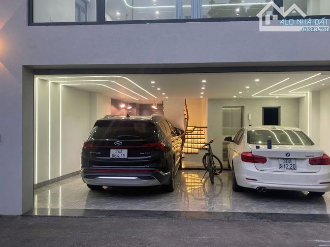 BÁN NHÀ HOÀNG QUỐC VIỆT PHÂN LÔ VỈA HÈ OTO TRÁNH DT50m2*MT6m*6T THANG MÁY Ở LUÔN. HƠN 17TỶ