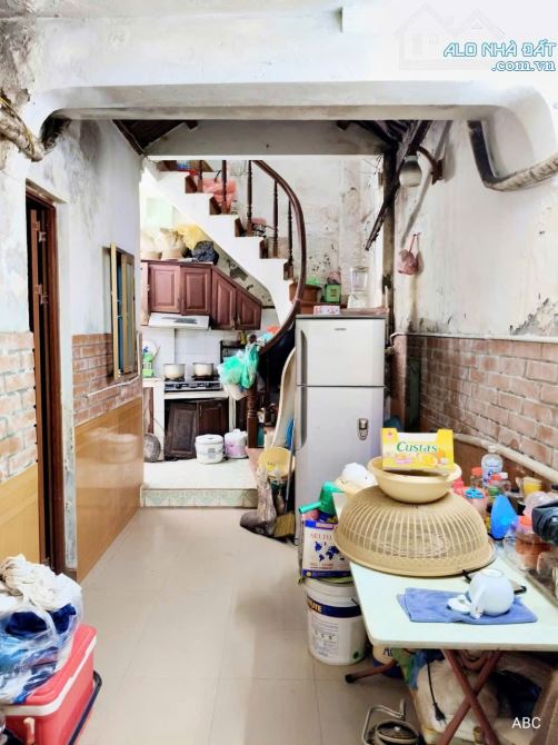 SIÊU PHẨM PHỐ ĐÀO TẤN BA ĐÌNH . NHỈNH 4 TỶ , 3 TẦNG , 3 NGỦ