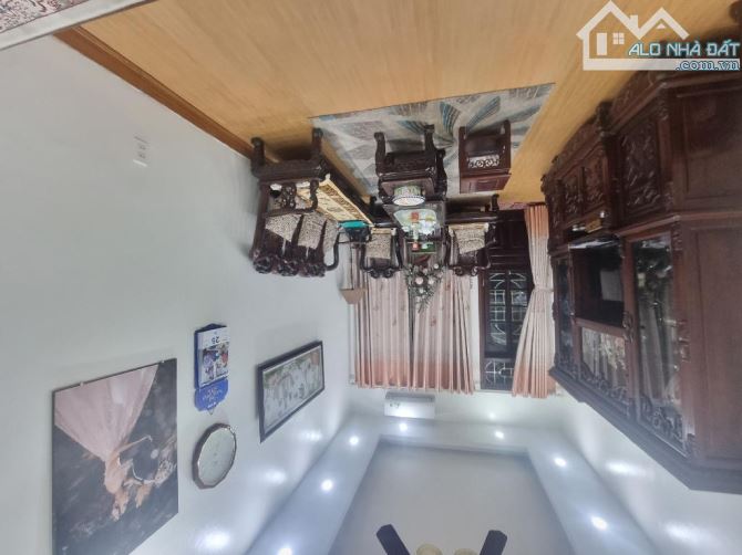 50m2/4 tầng-MT 3.6m-Giá 33 tỷ-Mặt phố Kim Mã -Ba Đình