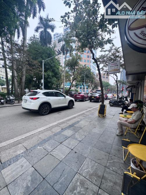 Bán nhà Hoàn Kiếm (Phố Thợ Nhuộm) — 5T, thang máy, 3 thoáng, ba bước ra phố — Sổ đỏ hoa hậ