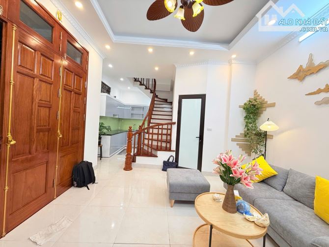 BÁN SIÊU PHẨM PHỐ KIM NGƯU - SIÊU THOÁNG - 30M RA Ô TÔ - 36M2 5 TẦNG - NHỈNH 8 TỶ - HIẾM