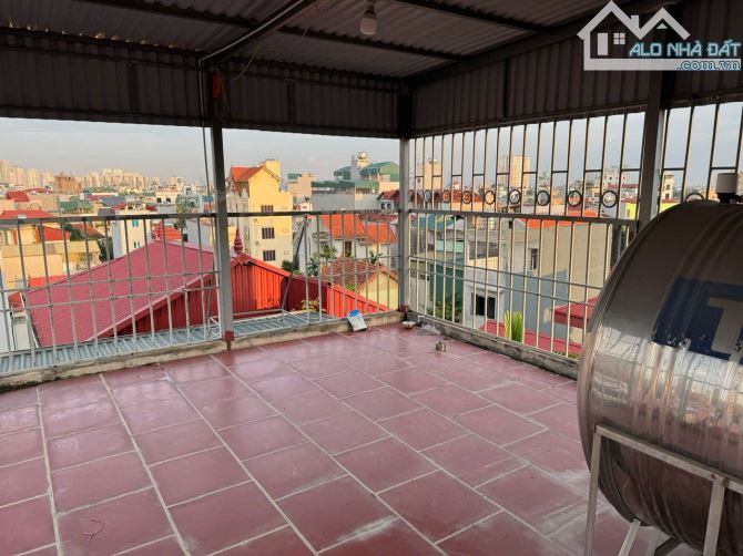 CC bán nhà riêng 5 tầng, 1tum, đơn lập, DT 30m2, sân 16m2 gần chợ Vân Canh (Miễn TG)