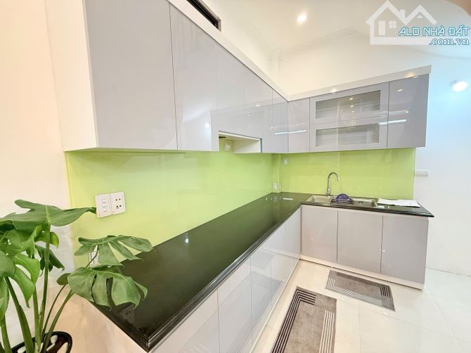 BÁN SIÊU PHẨM PHỐ KIM NGƯU - SIÊU THOÁNG - 30M RA Ô TÔ - 36M2 5 TẦNG - NHỈNH 8 TỶ - HIẾM