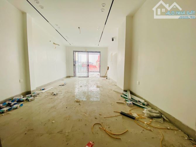 Mặt phố Thịnh Liệt, diện tích 40m, 6tầng TM. MT 3.5m. 22.8 tỷ Hoàng Mai