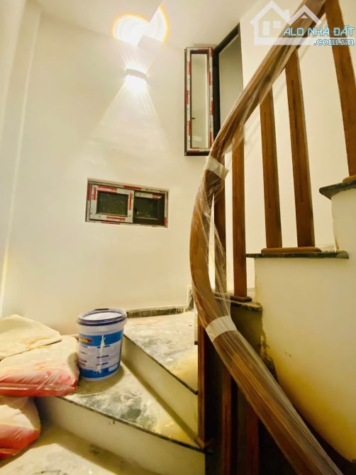 Mặt phố Thịnh Liệt, diện tích 40m, 6tầng TM. MT 3.5m. 22.8 tỷ Hoàng Mai