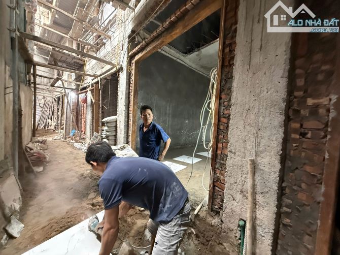 97 THÁI THỊNH NHÀ MỚI 180m2 SỬ DỤNG 6 TẦNG-4 NGỦ KHÉP KÍN CHÍNH CHỦ BÁN GẤP