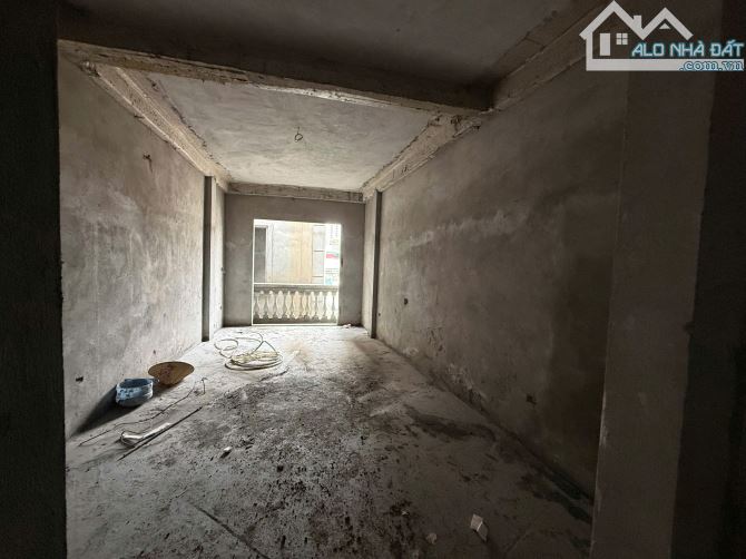 97 THÁI THỊNH NHÀ MỚI 180m2 SỬ DỤNG 6 TẦNG-4 NGỦ KHÉP KÍN CHÍNH CHỦ BÁN GẤP