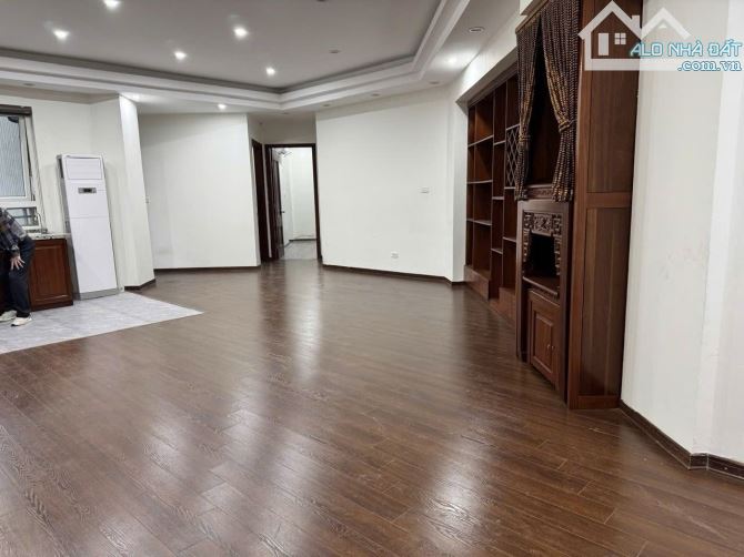 BÁN TẬP THỂ CỰC VIP TẦNG 3 – NHÀ C, QUỲNH MAI, HAI BÀ TRƯNG. 75M² – 3PN. 3,65 TỶ