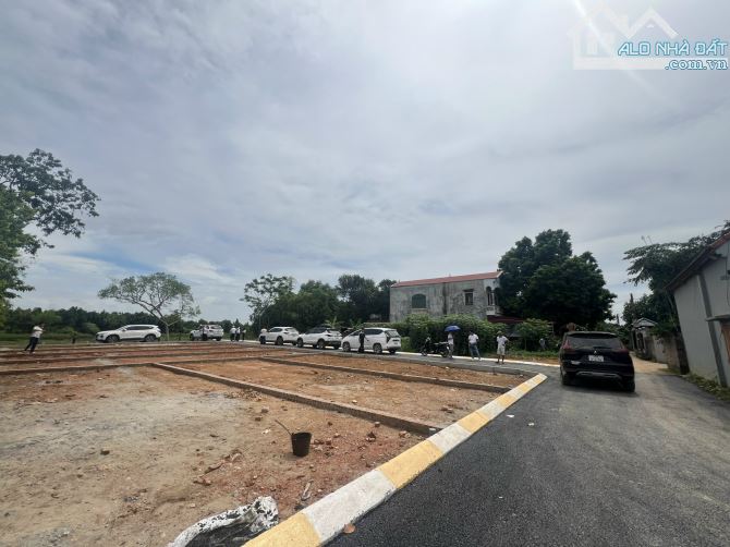 cần bán nhanh mảnh đất 60m2 full thổ, Giáp đại học FPT, Trục Chính Kinh Doanh