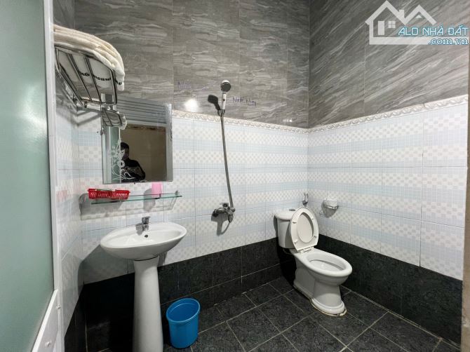 BÁN Nhà nghỉ Mặt tiền đường Tạ Quang Bửu Pleiku Gia Lai - 2