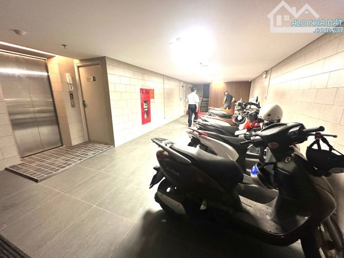 BÁN APARTMENT LIỄU GIAI 140m2, 9T THANG MÁY, MT 8m, 92 TỶ NGÕ ÔTÔ TRÁNH, DÒNG TIỀN 3TỶ/NĂM