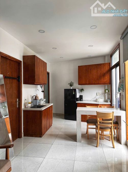 Cho thuê căn hộ 2PN,dt 60m2,rộng thoáng – sát Q1, hỗ trợ 1tr tháng đầu, vào ở ngay