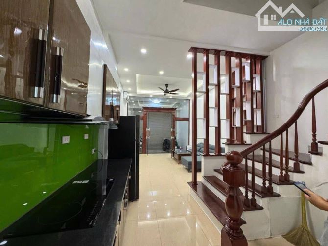 NHÀ ĐẸP THỊNH HÀO. HÀNG BỘTGỐC LÕI ĐỐNG ĐA. 48m2. 7 TẦNG. MT4,3m.11,7 TỶ