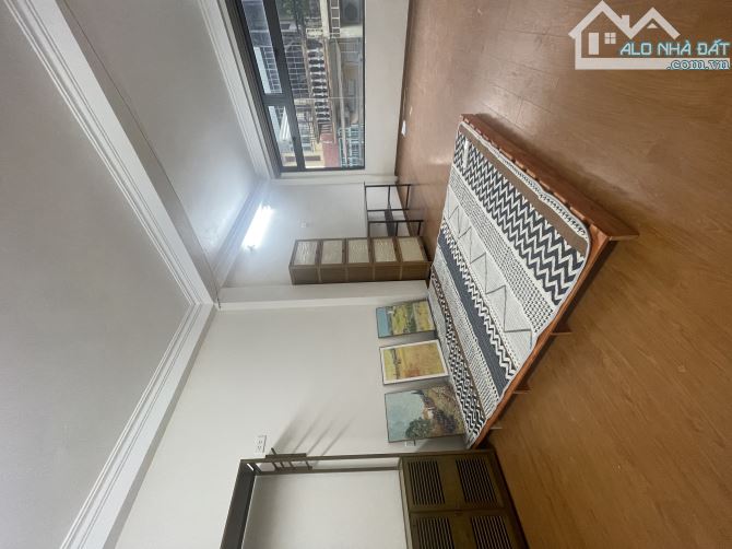 Bán nhà Chính chủ - Mặt phố Yên Lạc, Hai Bà Trưng, 35m2 / 4.5 tầng / Mặt tiền 5.5m