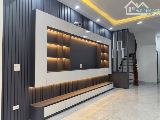 Tôi chủ bán nhà 5tầng phố cổ quận Long biên