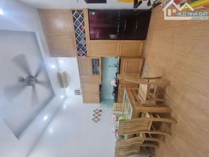 50m2/4 tầng-MT 3.6m-Giá 33 tỷ-Mặt phố Kim Mã -Ba Đình