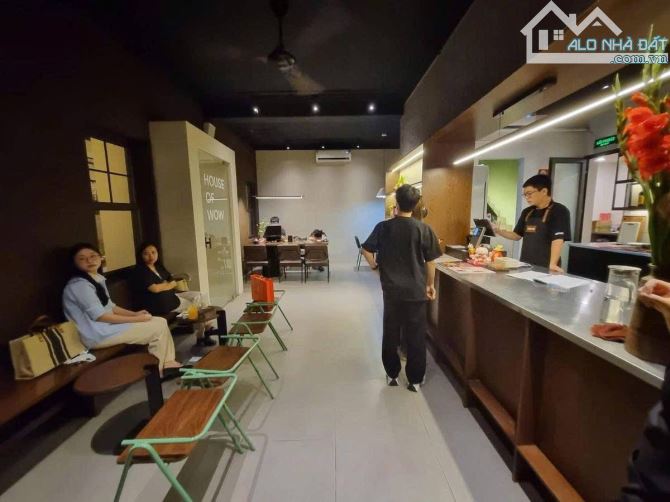 Bán nhà phố Võng Thị, mặt tiền 25m, diện tích 195m, có 105 tỷ.