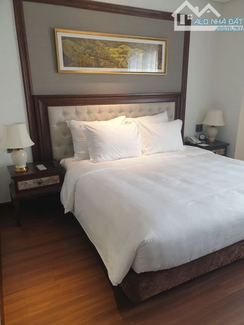 Cần bán nhà mặt phố KS Nguyễn Trường Tộ, DT 260m2x 16 tầng, MT 13m. Giá 240 tỷ