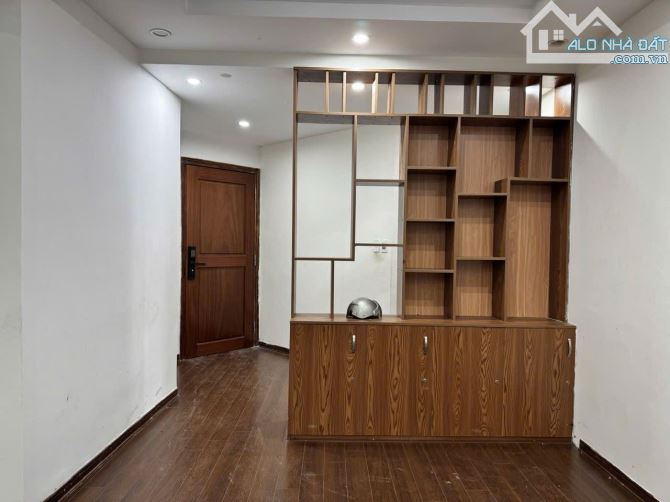 BÁN TẬP THỂ CỰC VIP TẦNG 3 – NHÀ C, QUỲNH MAI, HAI BÀ TRƯNG. 75M² – 3PN. 3,65 TỶ