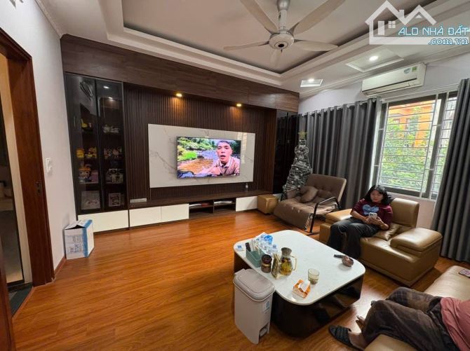 BÁN GẤP NHÀ PHỐ TỨ LIÊN TÂY HỒ 59M2 X 5 TẦNG GIÁ CHÀO 21 TỶ ĐƯỜNG RỘNG 2 Ô TÔ TRÁNH