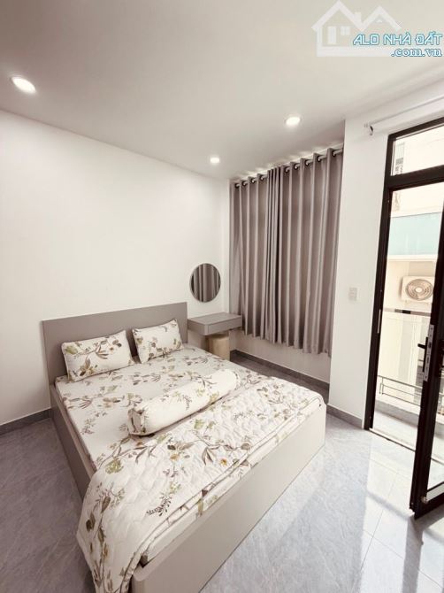 Phú Nhuận, gần Phan Đăng Lưu nhà mới 100%, full nội thất 2PN, giá chỉ 4.x tỷ - 3