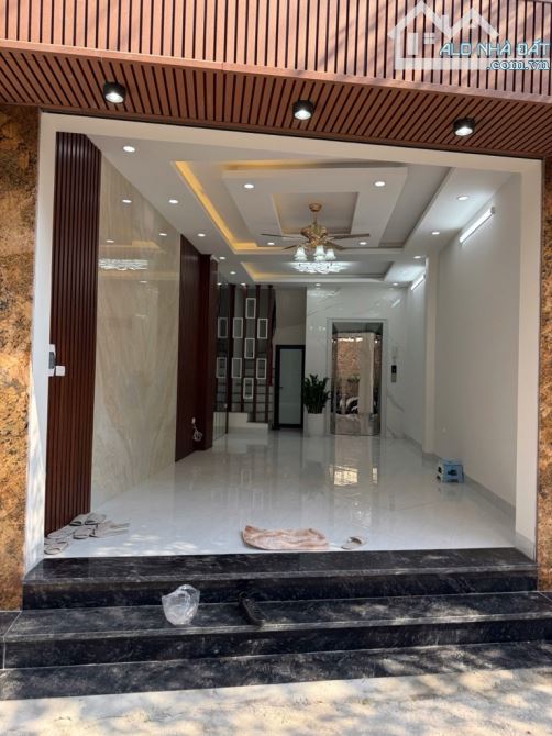 Siêu phẩm trung tâm quận uỷ Hoàng Mai