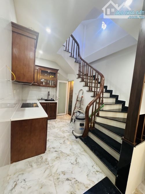 Bán Nhà phố Trần Khát Chân 31M-5 Tầng, full Nt ngõ nông, gần phố hơn 8 tỷ(TL)