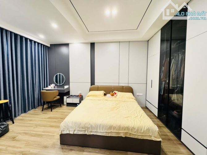 Phân lô Trung Ương Đảng - Lô Góc - Phố Vọng - Hai Bà - 6 tầng - thang máy - ô tô tránh