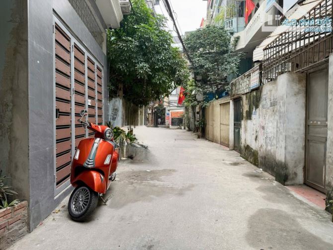 CCMN Kim Ngưu 5 tầng thang máy thoáng trước sau 51m MT5m giá 13.69 tỷ