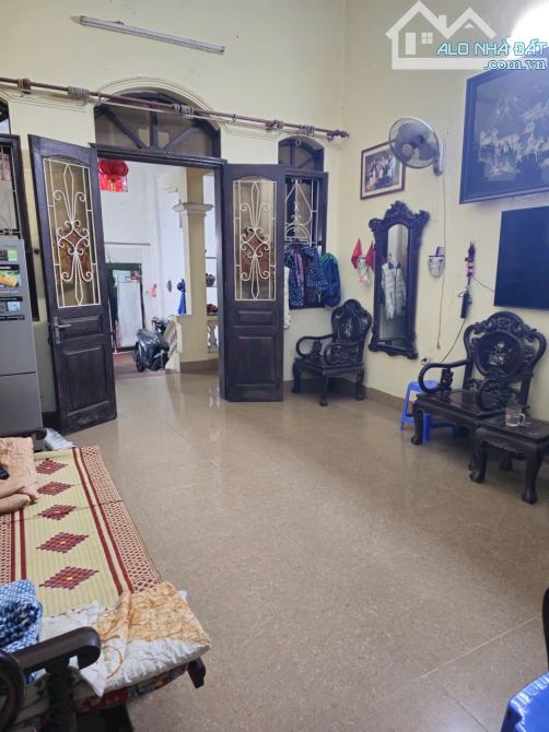 VẠN KIẾP 73.5M2, 3 TẦNG KIÊN CỐ, LÔ GÓC MẶT TIỀN 4.5M NGÕ ĐẸP CÁCH PHỐ30M PHÙ HỢP XÂY CCMN