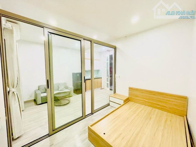 CCMN Đại La dòng tiền siêu phẩm 5 tầng thang máy 40m MT5m giá 12.9 tỷ