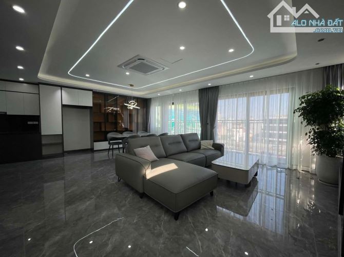 BÁN NHÀ HOÀNG QUỐC VIỆT PHÂN LÔ VỈA HÈ OTO TRÁNH DT50m2*MT6m*6T THANG MÁY Ở LUÔN. HƠN 17TỶ